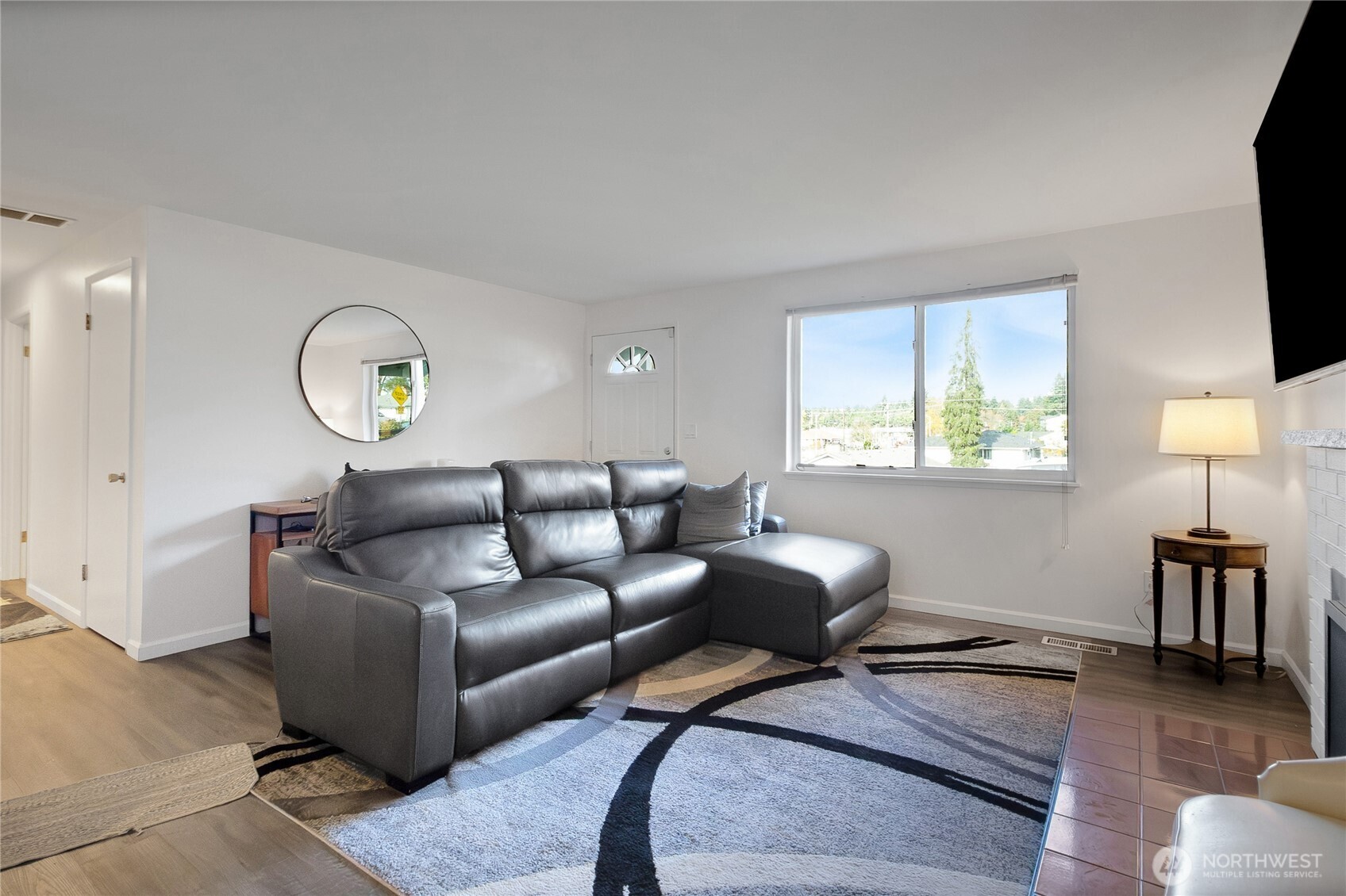 9126 Winona Street SW