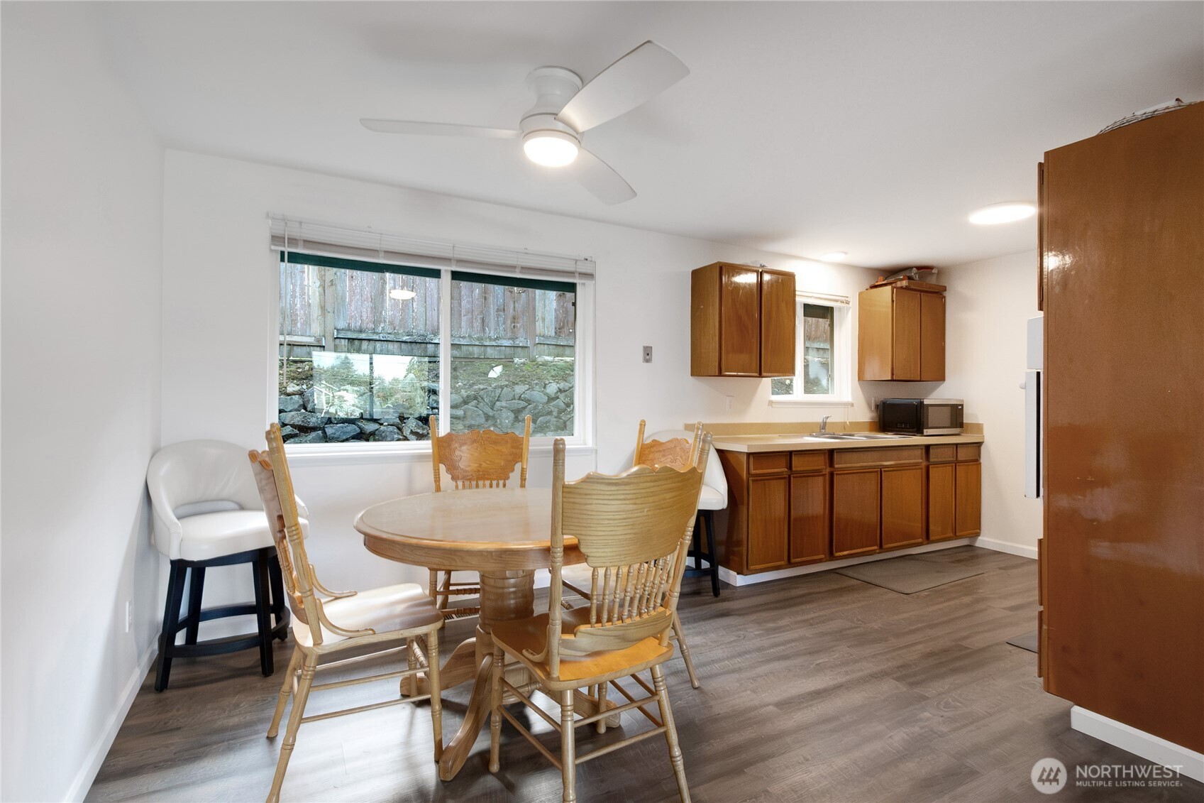 9126 Winona Street SW