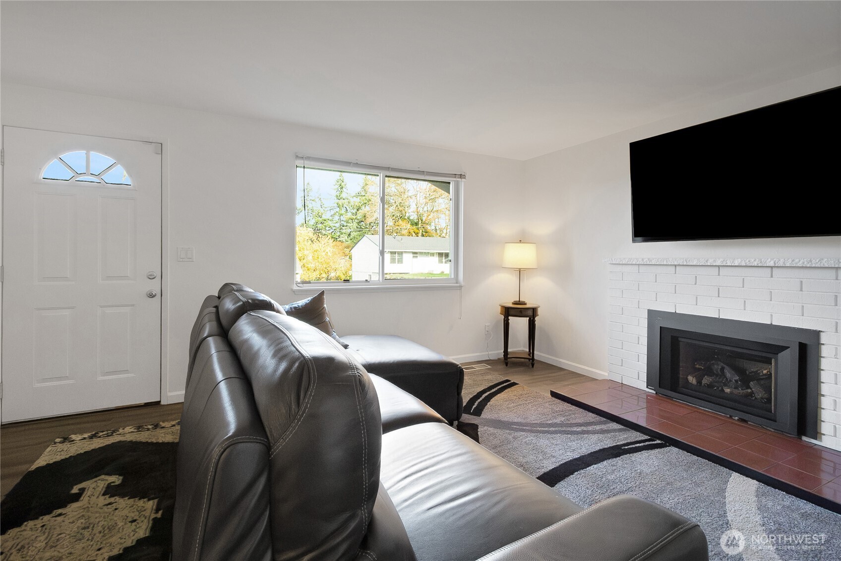 9126 Winona Street SW