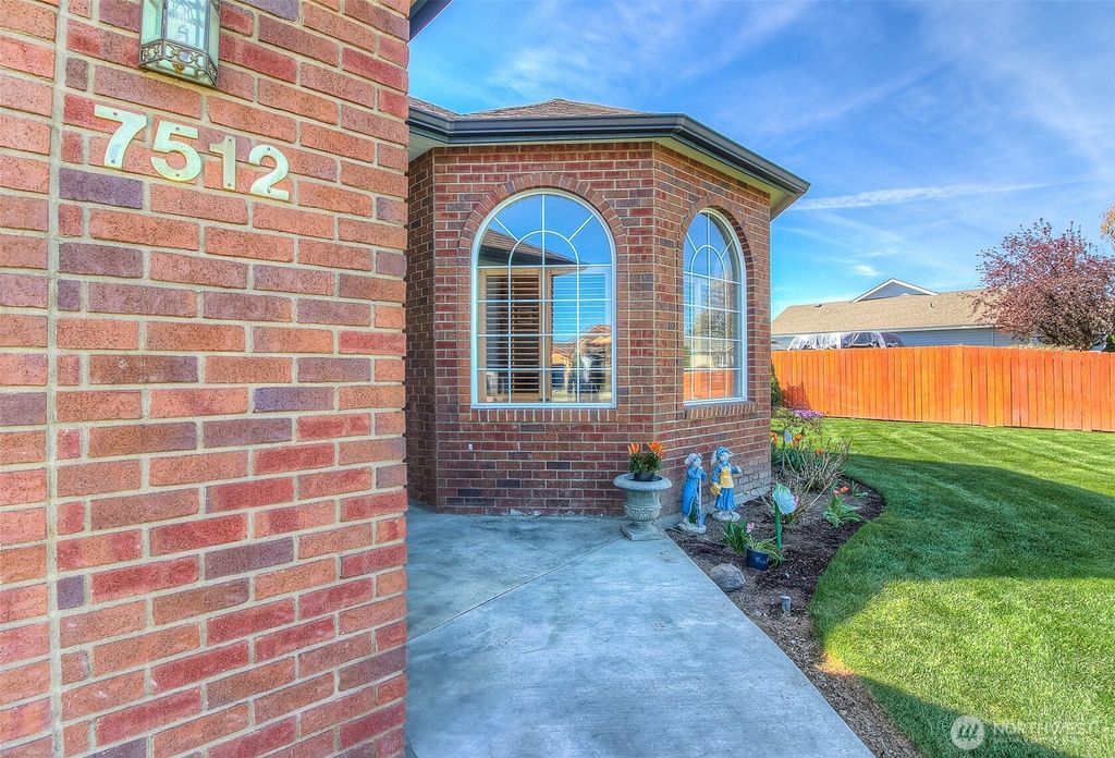 Photo of 7512 Olmstead Court, Yakima, WA 98908 (MLS # 2503963)