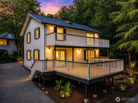 Photo of 7605 NE Hidden Cove Rd Rd, Bainbridge Island, WA 98110 (MLS # 2547090)