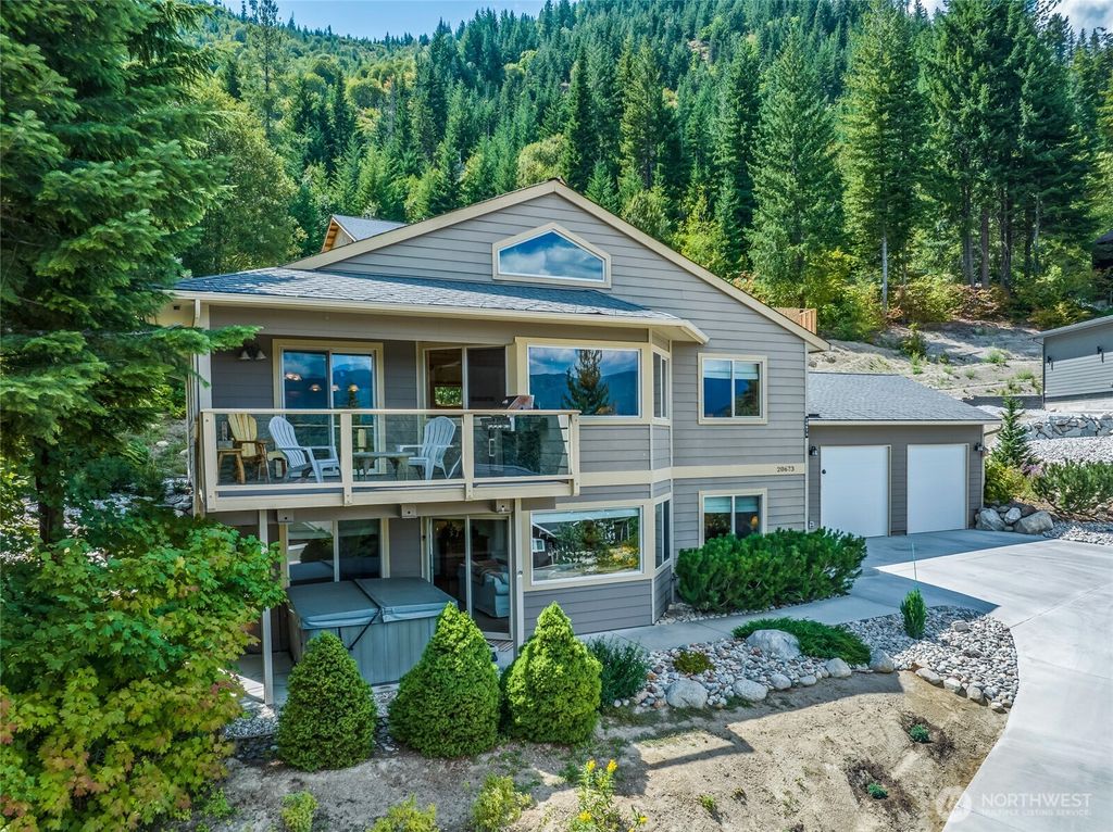 Photo of 20673 Miracle Mile Lk, Leavenworth, WA 98826 (MLS # 2517851)