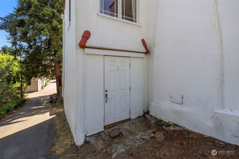 A home in Bremerton