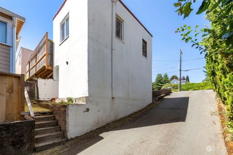 A home in Bremerton