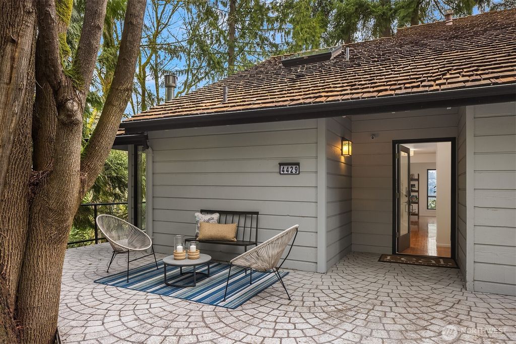 Photo of 4429 E Mercer Way, Mercer Island, WA 98040 (MLS # 2480372)