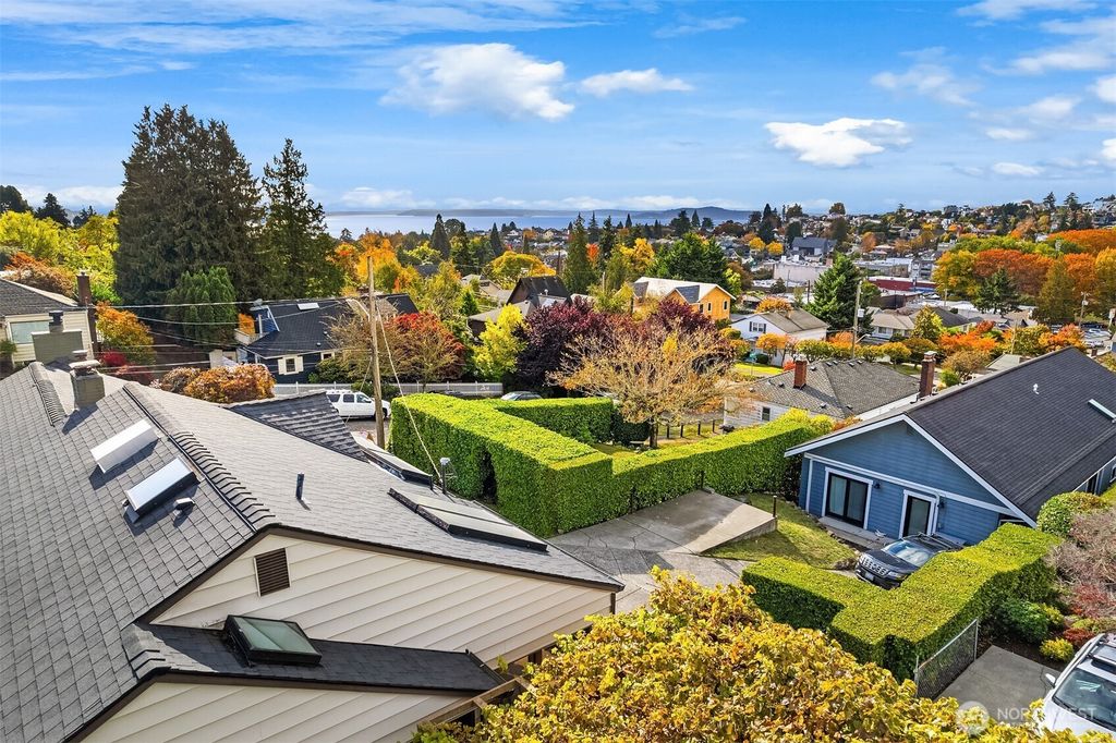 Photo of 2910 W Smith Street, Seattle, WA 98199 (MLS # 2446232)