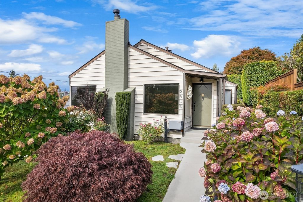 Photo of 2910 W Smith Street, Seattle, WA 98199 (MLS # 2446232)
