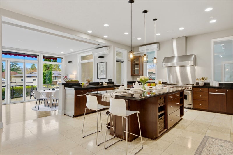 2 Crescent Key SE