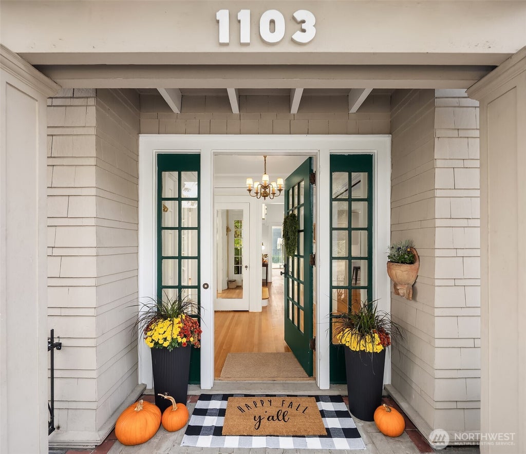 Photo of 1103 E Hamlin Street, Seattle, WA 98102 (MLS # 2591622)