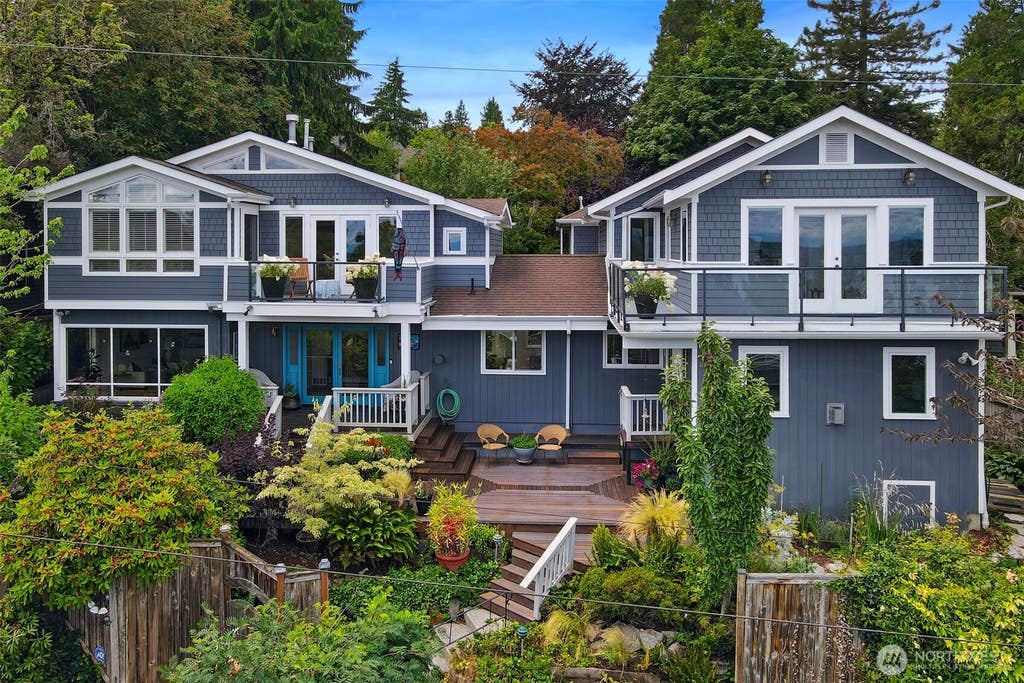 Photo of 1515 37th Avenue, Seattle, WA 98122 (MLS # 2559313)