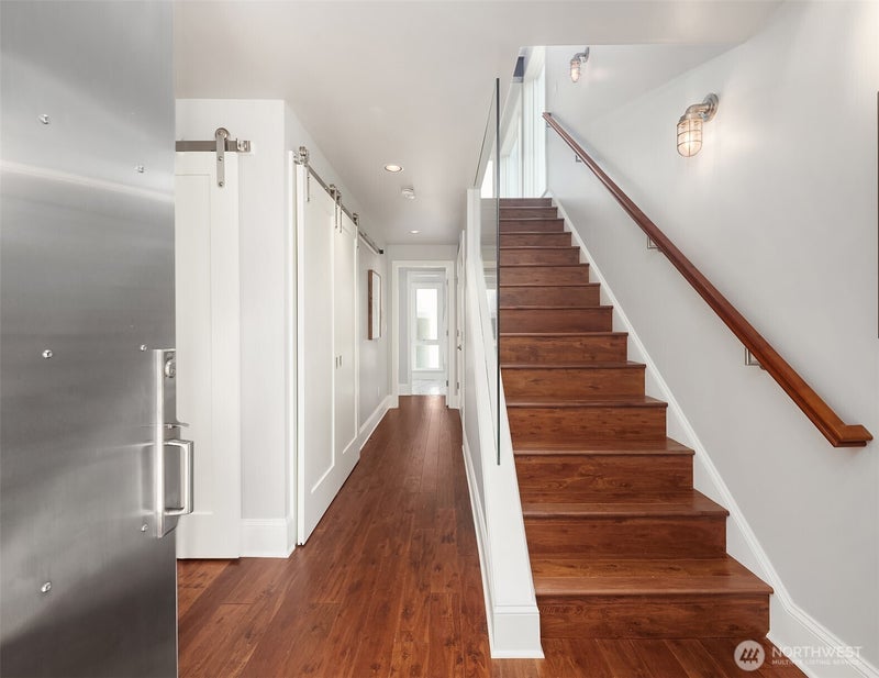 2821 Fairview Avenue E Unit 4