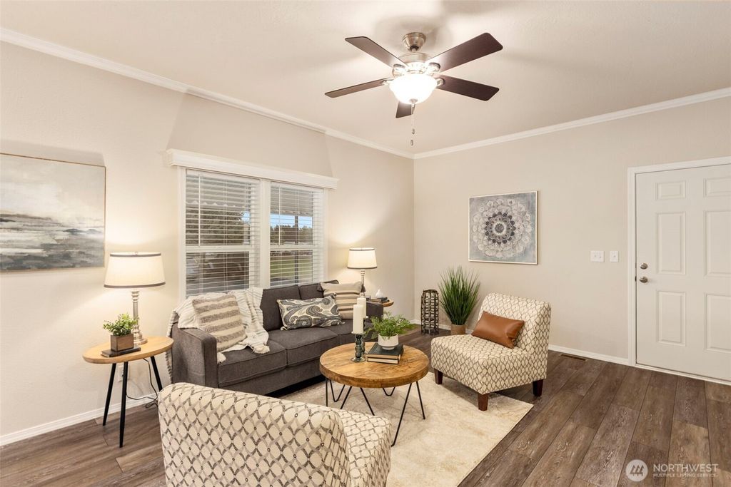 Photo of 2101 S 324th Street #164, Federal Way, WA 98003 (MLS # 2441183)