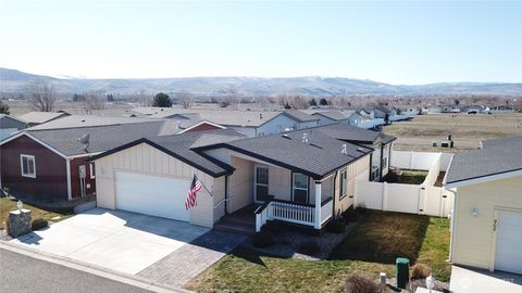 Photo of 1101 E Umptanum Road #910, Ellensburg, WA 98926 (MLS # 2485255)