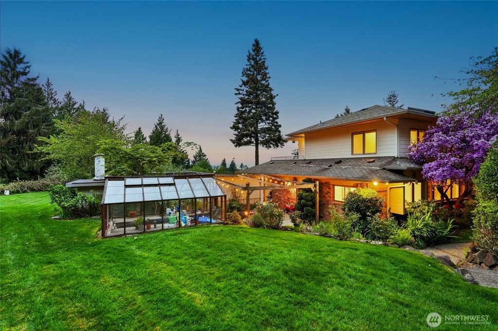 Photo of 250 Heather Road, Everett, WA 98203 (MLS # 2521781)