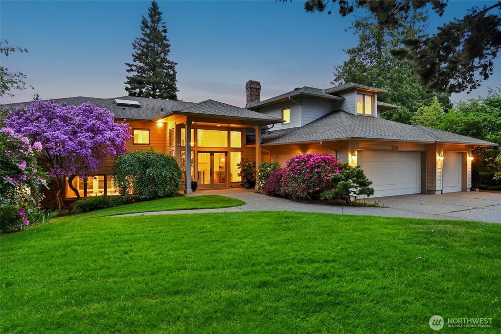 Photo of 250 Heather Road, Everett, WA 98203 (MLS # 2521781)
