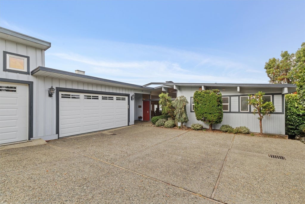 Photo of 12822 Shorecrest Drive SW, Burien, WA 98146 (MLS # 2596099)