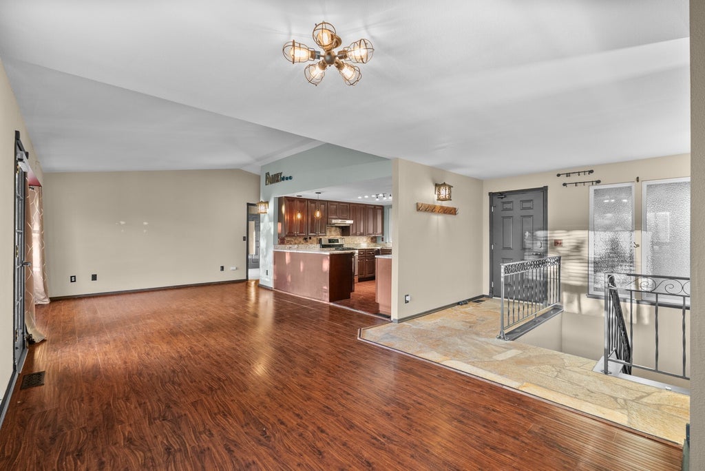 Photo of 1531 Vista Drive, Puyallup, WA 98372 (MLS # 2595021)