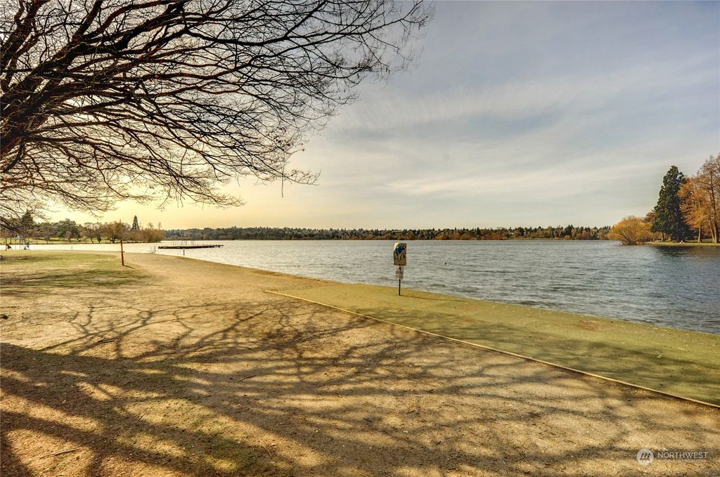 Photo of 410 NE 70th Street #601, Seattle, WA 98115 (MLS # 2044395)