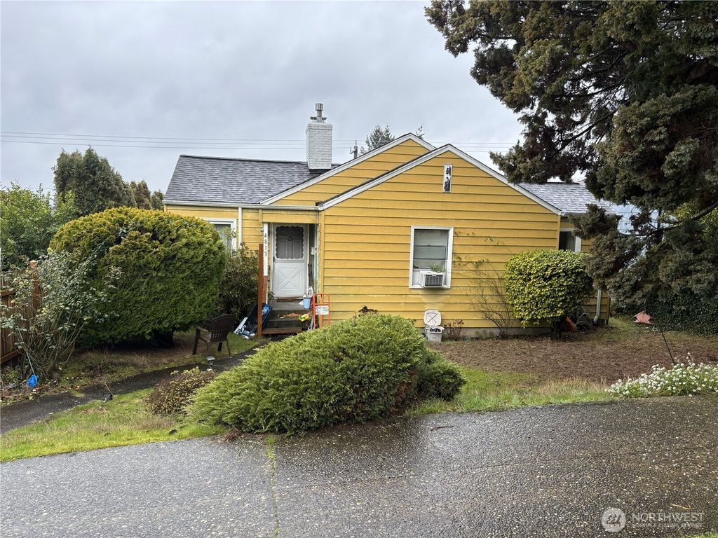 Photo of 4813 46th Avenue SW, Seattle, WA 98116 (MLS # 2470426)
