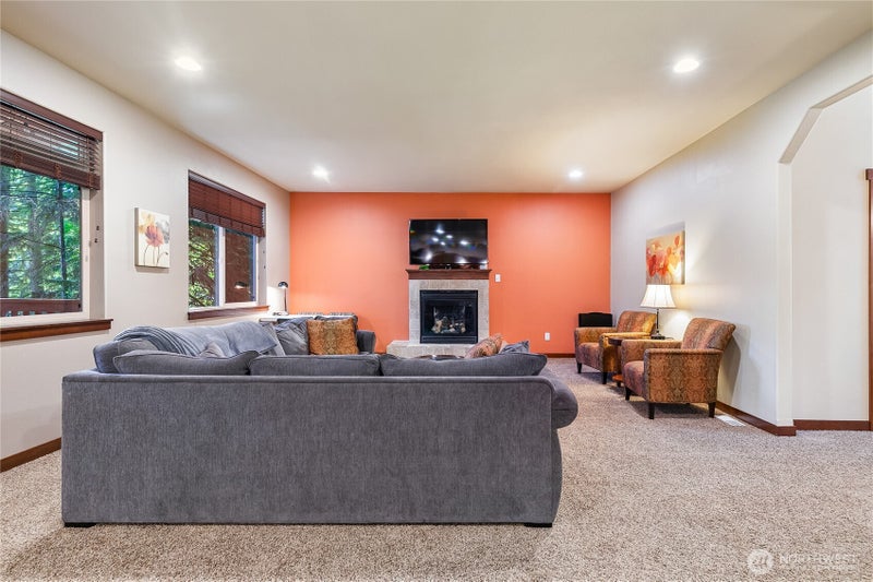 9 Jasper Ridge Lane