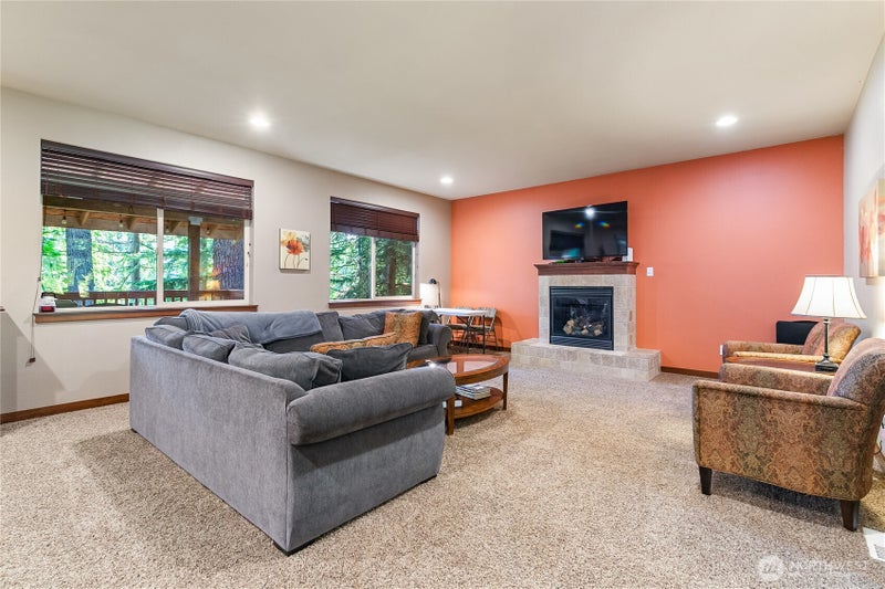 9 Jasper Ridge Lane