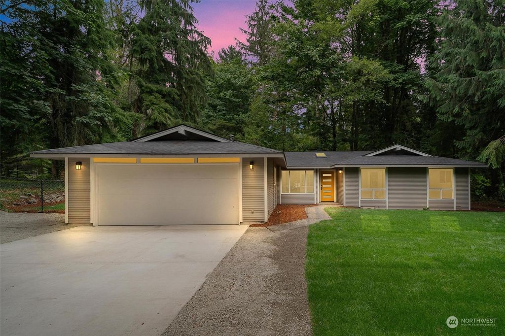 Photo of 26228 SE 162nd Place, Issaquah, WA 98027 (MLS # 2158412)