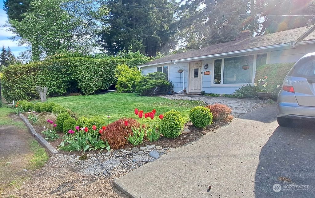 Photo of 10809 10th Avenue SW, Seattle, WA 98146 (MLS # 2148106)