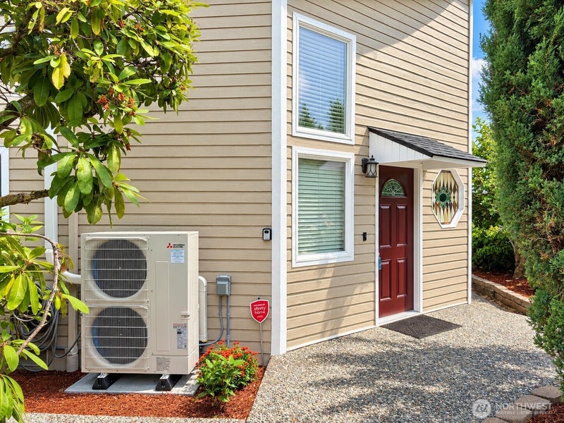 242 W Lake Sammamish Parkway SE