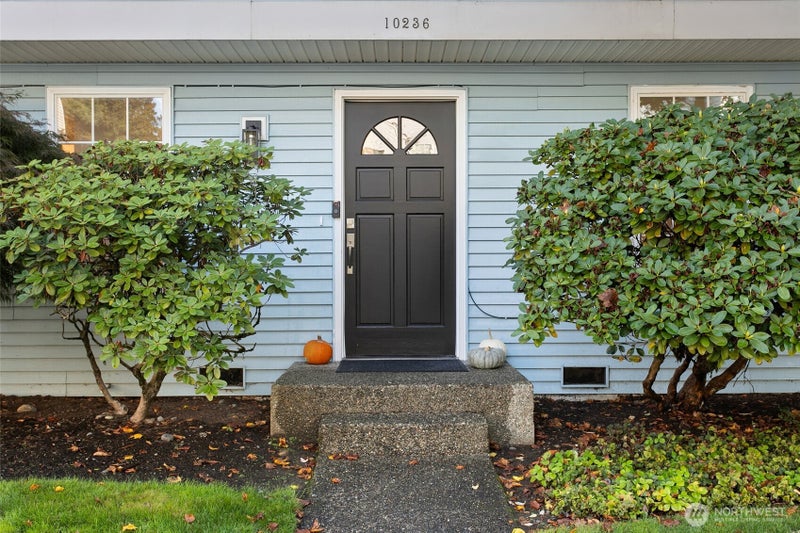 10236 NE 129th Lane