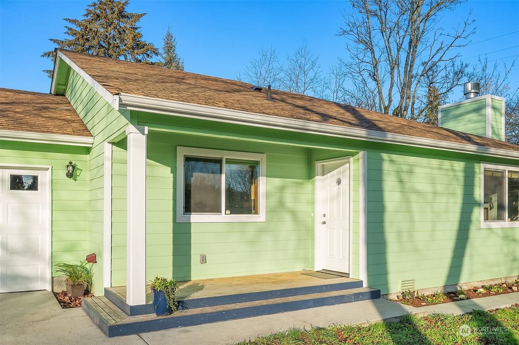 Photo of 10003 28th Avenue SW, Seattle, WA 98146 (MLS # 2321362)