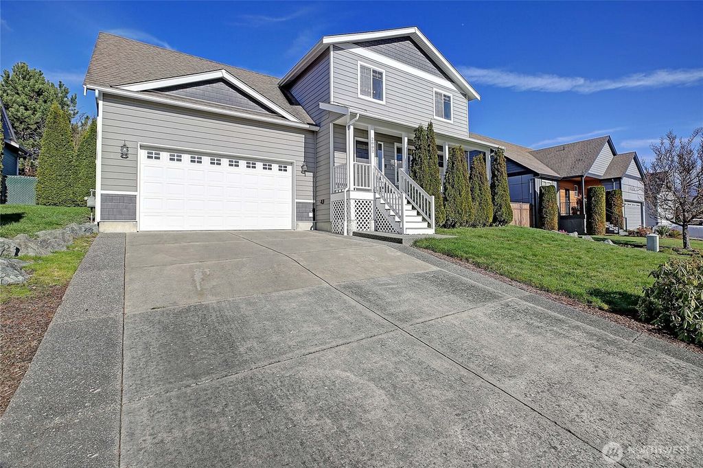 Photo of 2002 Tundra Loop, Mount Vernon, WA 98273 (MLS # 2477863)
