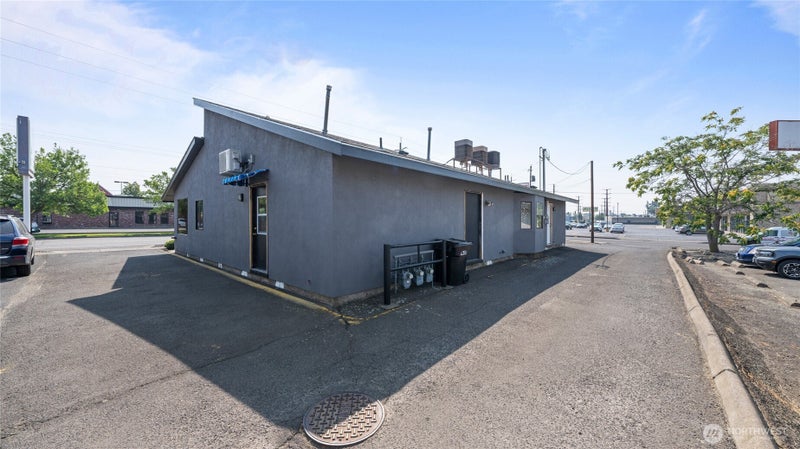 515 N Wilbur Ave
