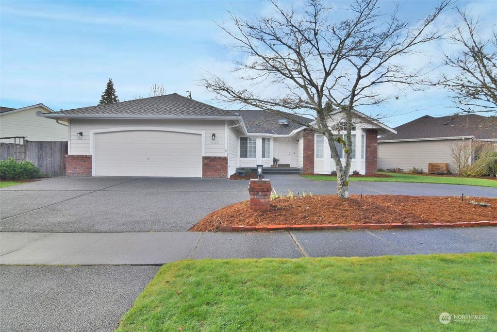 Photo of 18122 12th Avenue W, Lynnwood, WA 98037 (MLS # 2040633)
