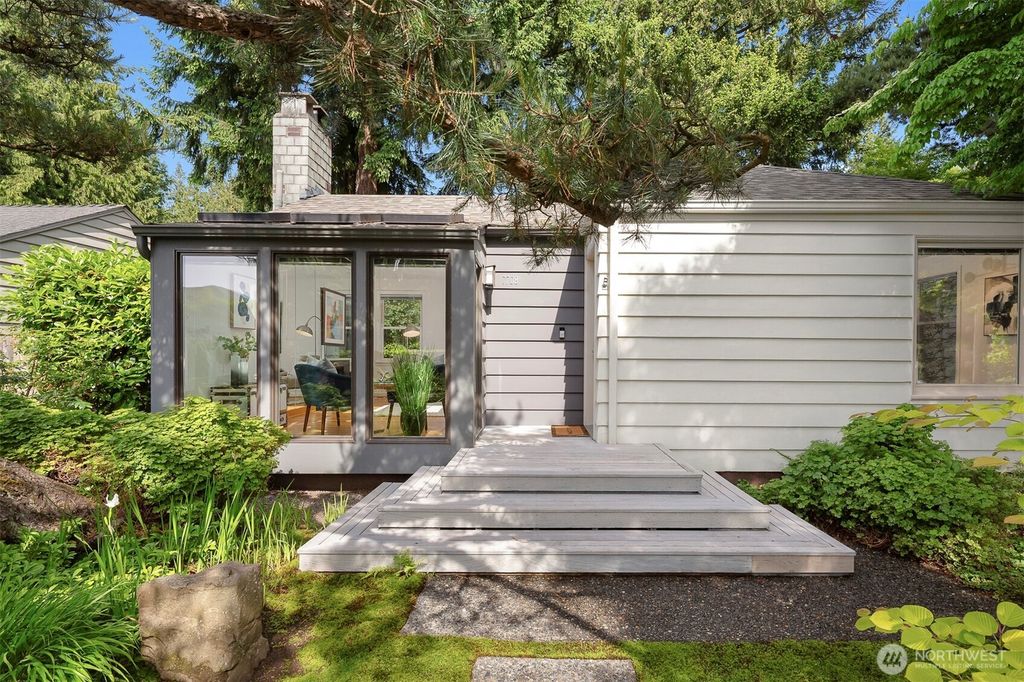 Photo of 7708 44th Avenue NE, Seattle, WA 98115 (MLS # 2388696)