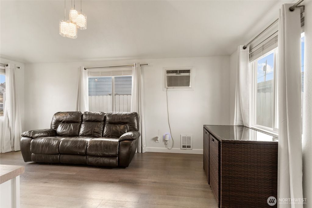 Photo of 1211 Cottage Street SE, Ephrata, WA 98823 (MLS # 2479828)