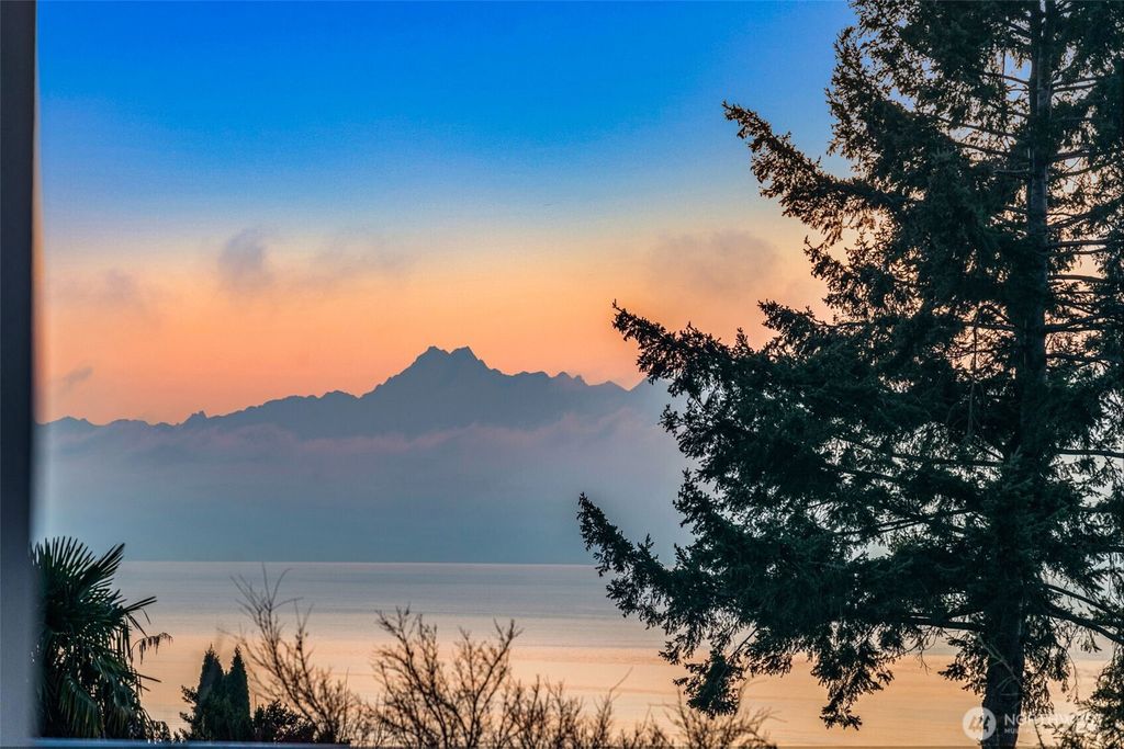 Photo of 5735 Sunset Lane, Mukilteo, WA 98275 (MLS # 2353322)