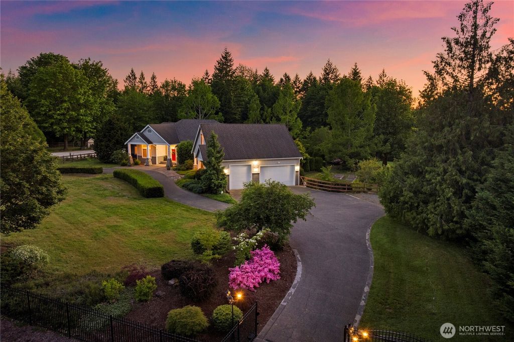 Photo of 17605 244th Avenue SE, Maple Valley, WA 98038 (MLS # 2359807)