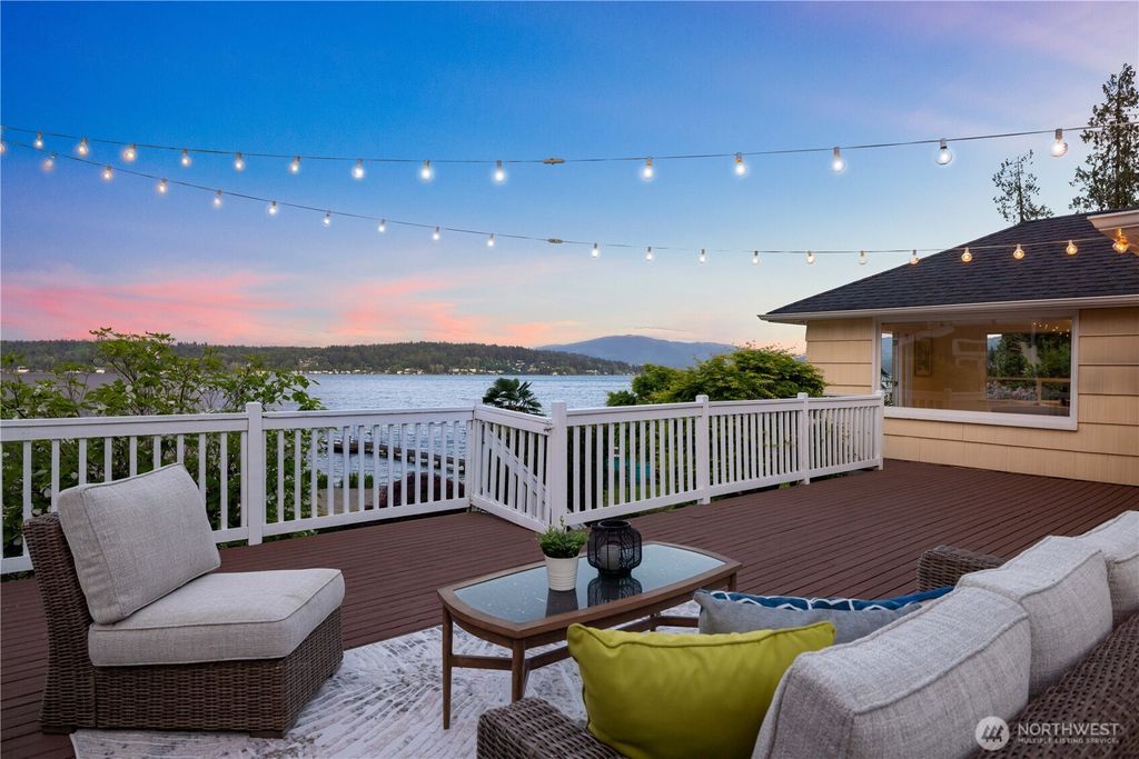 Photo of 408 W Lake Sammamish Parkway SE, Bellevue, WA 98008 (MLS # 2397661)