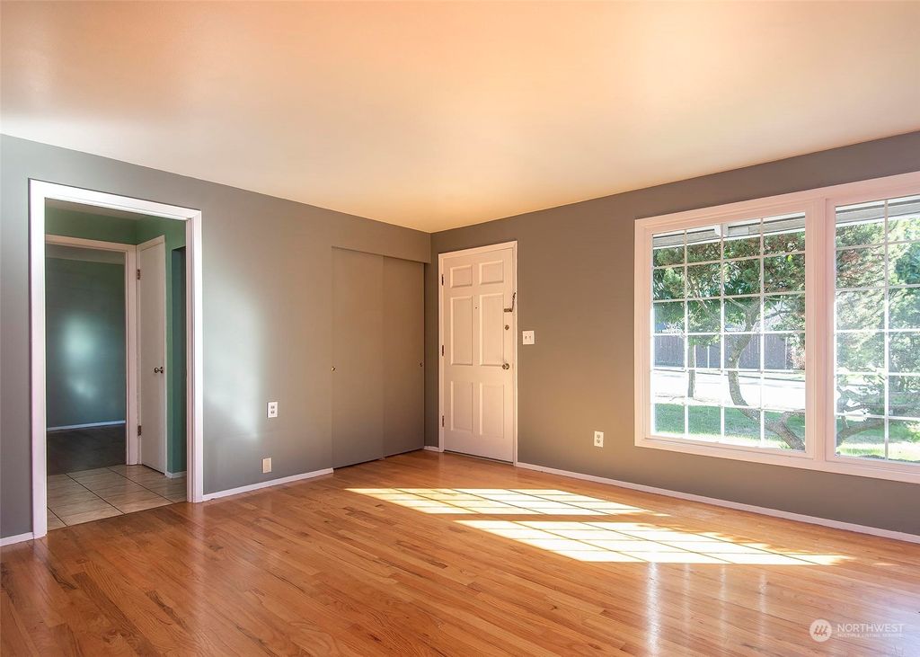 Photo of 1203 6th Street, Kirkland, WA 98033 (MLS # 2211152)