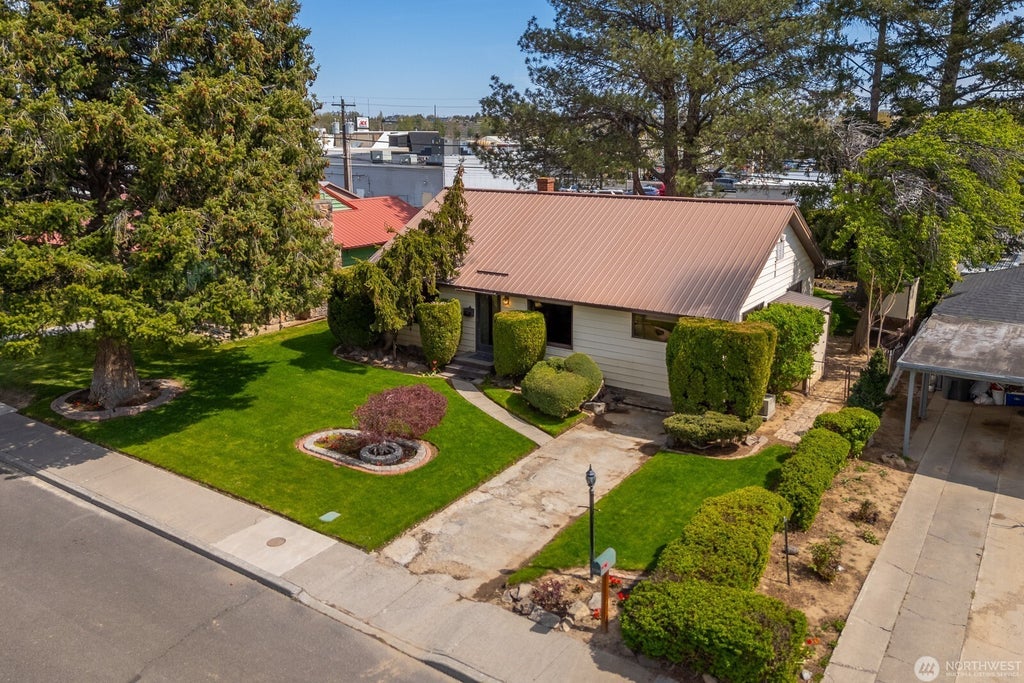 Photo of 1134 SW C Street, Ephrata, WA 98823 (MLS # 2595260)