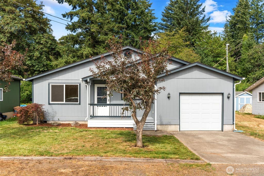 Photo of 713 1st Avenue NE, Napavine, WA 98532 (MLS # 2561372)