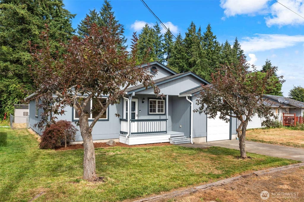 Photo of 713 1st Avenue NE, Napavine, WA 98532 (MLS # 2561372)