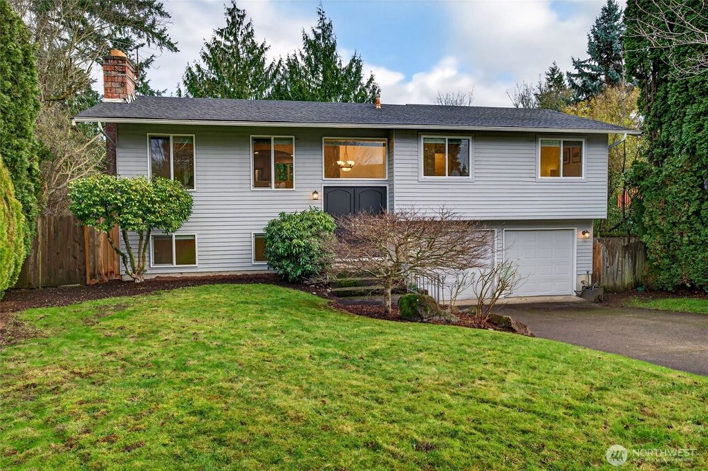 Photo of 13038 87th Place NE, Kirkland, WA 98034 (MLS # 2465279)