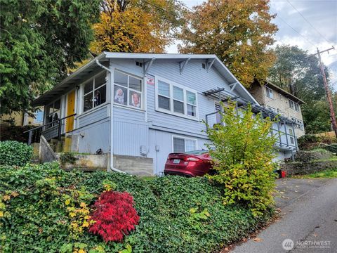 Photo of 310 E Ivy Street, Bellingham, WA 98225 (MLS # 2445373)
