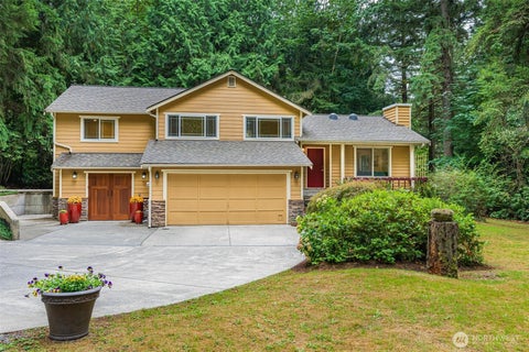 Photo of 16735 NE 139th Place, Woodinville, WA 98072 (MLS # 2582887)