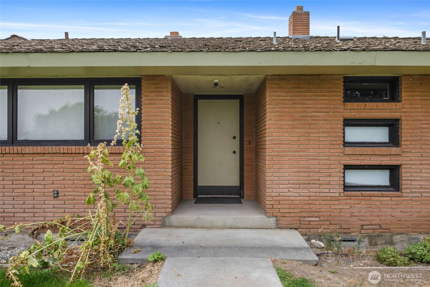253 NE Karl Road