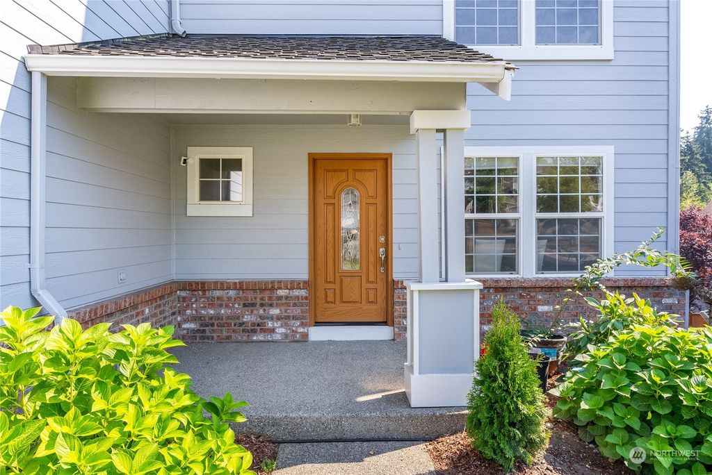 Photo of 35438 8th Avenue SW, Federal Way, WA 98023 (MLS # 2005982)