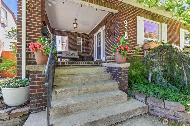 915 Highland Drive
