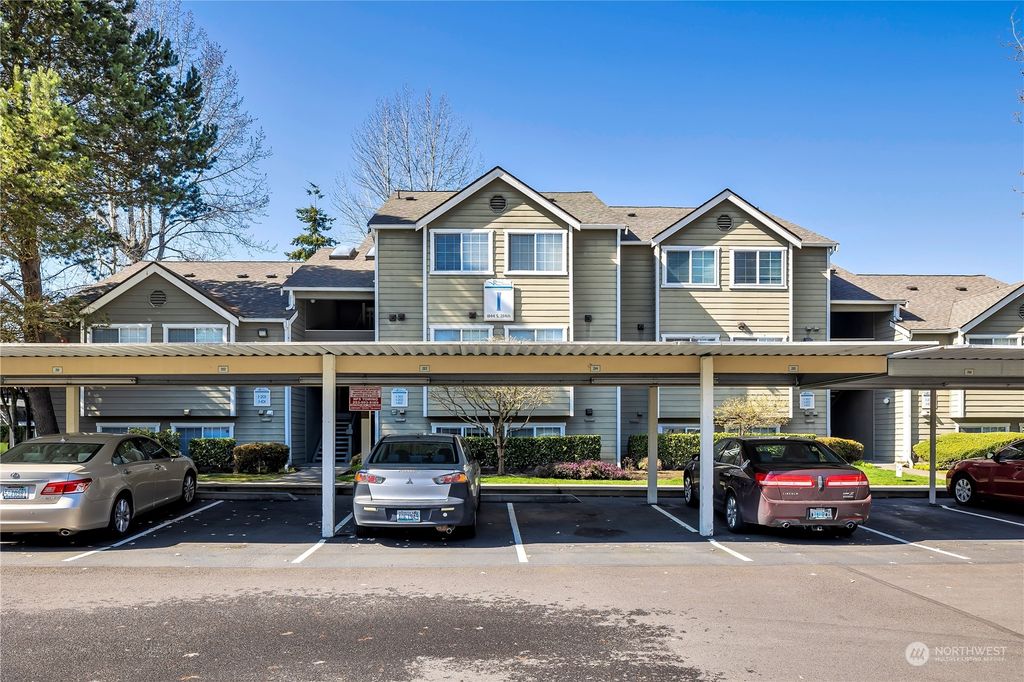 Photo of 1844 S 284th Lane #I-102, Federal Way, WA 98003 (MLS # 2047186)