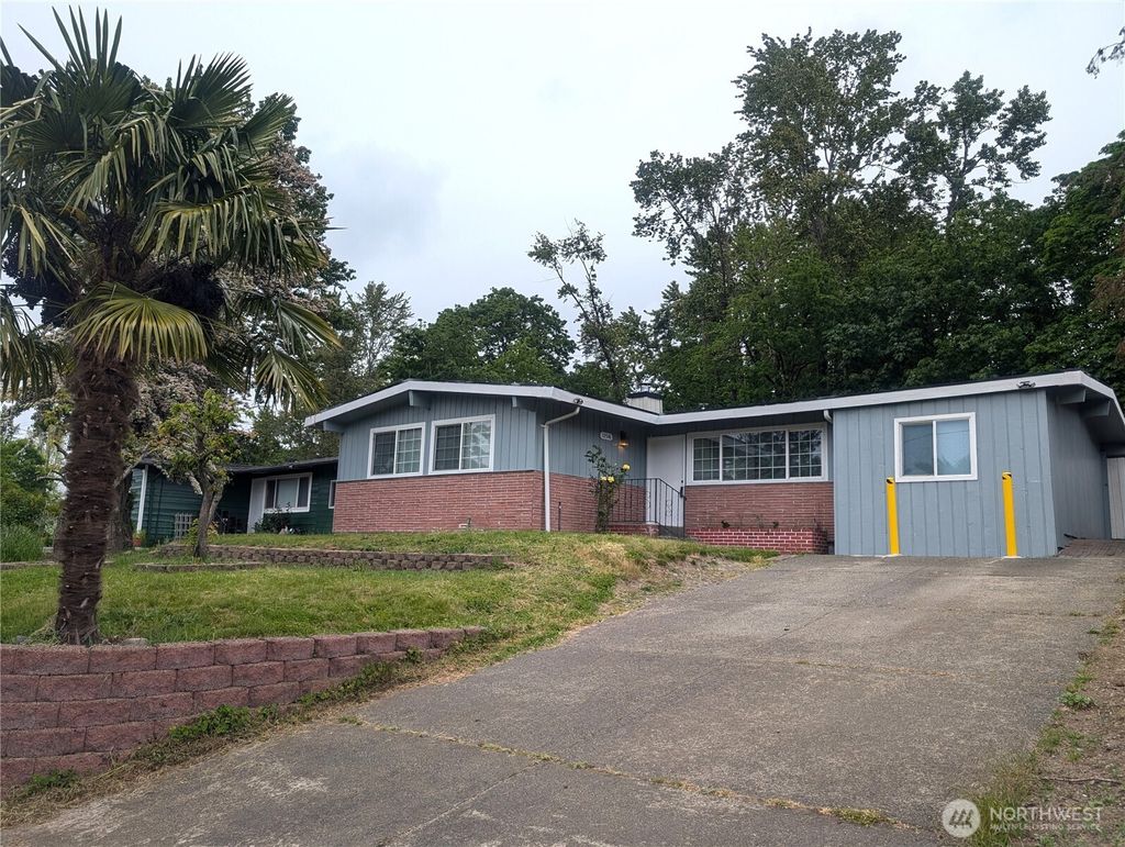 Photo of 12516 74th Avenue S, Seattle, WA 98178 (MLS # 2376784)
